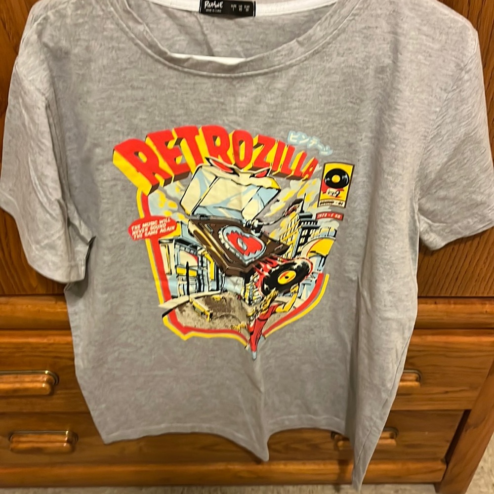 GRAY GRAPHIC SHIRT